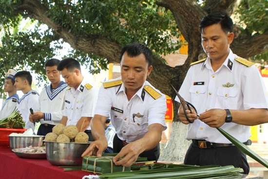 Chiến sĩ đảo Trường Sa vui xuân, đón Tết, canh giữ vững chắc vùng biển thiêng liêng của Tổ quốc. (14/02/2018)